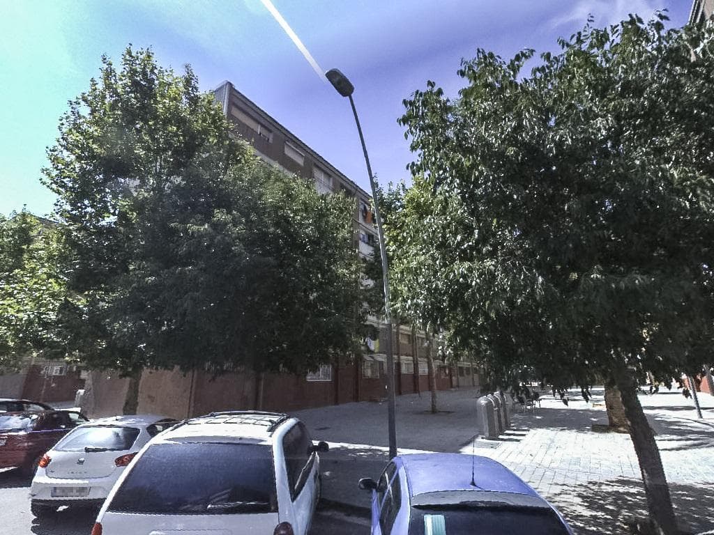 1.- URBANA: NÚMERO sesenta y cuatro. Registro del Patronato 2.058. vivienda sita en la planta tercera, puerta cuarta, de la casa número diez de la calle Marsala, barrio del Sud-Oeste del Besós, de esta ciudad. Tiene una superficie útil de cuarenta y - Imagen 1