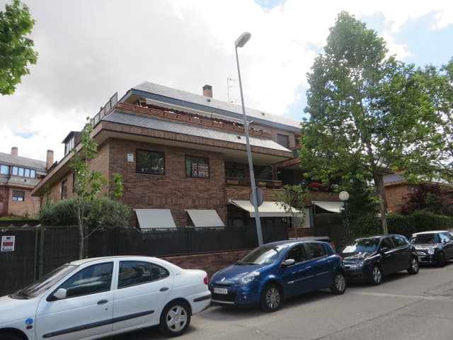 URBANA.- NÚMERO TREINTA Y UNO.- VIVIENDA LETRA C, EN PLANTA PRIMERA DEL BLOQUE A-2,SEÑALADA CON EL NÚMERO 2-2 DE LA CALLE ISLAS PITIUSAS INTEGRADO EN EL COMPLEJO URBANISTICO DENOMINADO RESIDENCIAL LOS ALAMOS. CONSTRIUIDO SOBRE LA FINCA NÚMERO 4-BLOQU - Imagen 1