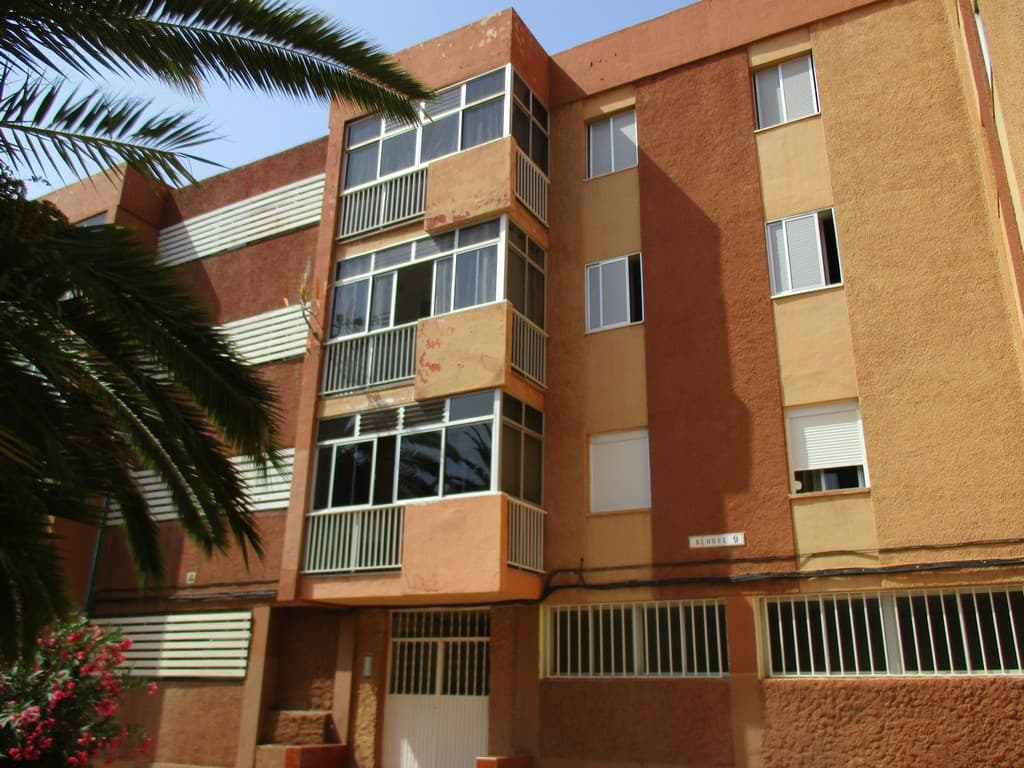 URBANA Nº41 Vivienda en el ángulo sur poniente de la planta undécima del bloque de edificación nº4, comprendido en la parcela nº2 del Grupo de Viviendas Chimisay, integrado en la parcela cuatro del sector sexto del Polígono de Ofra, término municipal - Imagen 1
