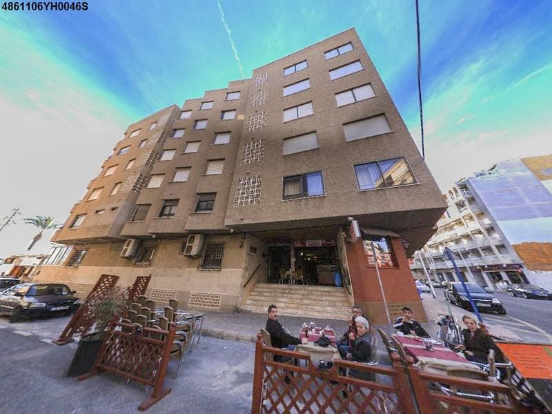 Planta baja-vivienda tipo DUPLEX letra K, del edificio denominado MARY-MAR, sito en Torrevieja y su Avenida de los Marineros, número trece. Tiene su entrada particular por la Avenida de los Marineros. Situada en segundo lugar contando de Oeste a Este - Imagen 1
