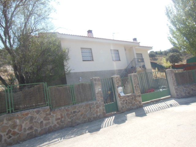 Vivienda unifamiliar sita en calle del Olmo, 41, de Ambite finca registral 5.401, inscrita en el Registro de la Propiedad nº 4 de Alcalá de Henares en el tomo 3.837, libro 57 y folio 157 - Imagen 1