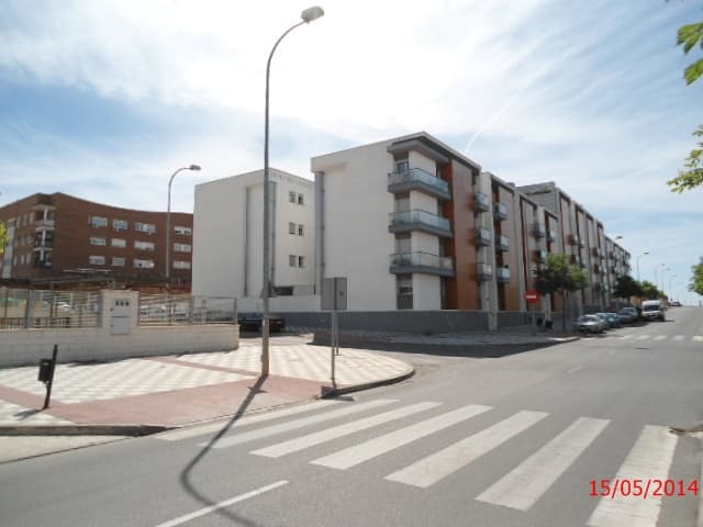 URBANA. Número 37. Vivienda número dos “2A” situada en la planta segunda del portal 3, por donde tiene acceso, “Tipo A tres dormitorios”, hoy Avenida de la Música Española 67. Tiene como anejo inherente a la vivienda la plaza de aparcamiento número 7 - Imagen 1
