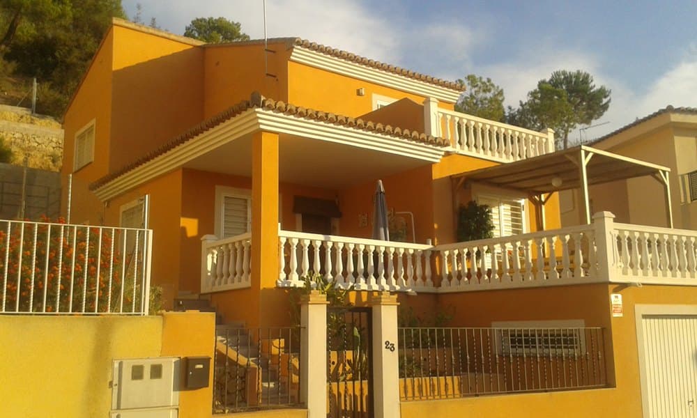Parcela edificable, identificada con el número 12, en término municipal de Sumacàrcer, Unidad de Ejecución número uno "La Florida", con frontera recayente a la calle Castell de Penyarroja, número 23,