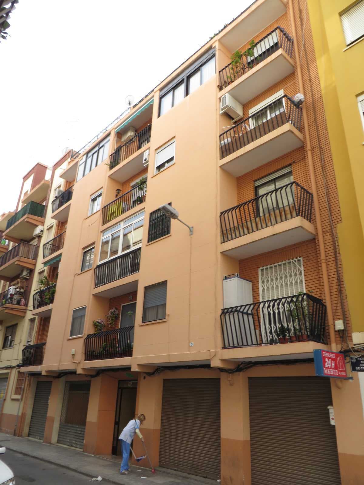 1628 DEL Registrto de la Propiedad nº 16 de Valencia, Tomo 2623, Libro 23, Folio 119: URBANA: Edificio en Valencia, calle Juan de Celaya, número veinticinco. VIVIENDA en la primera planta alta o piso alto, derecha del inmueble mirando al mismo desde - Imagen 1