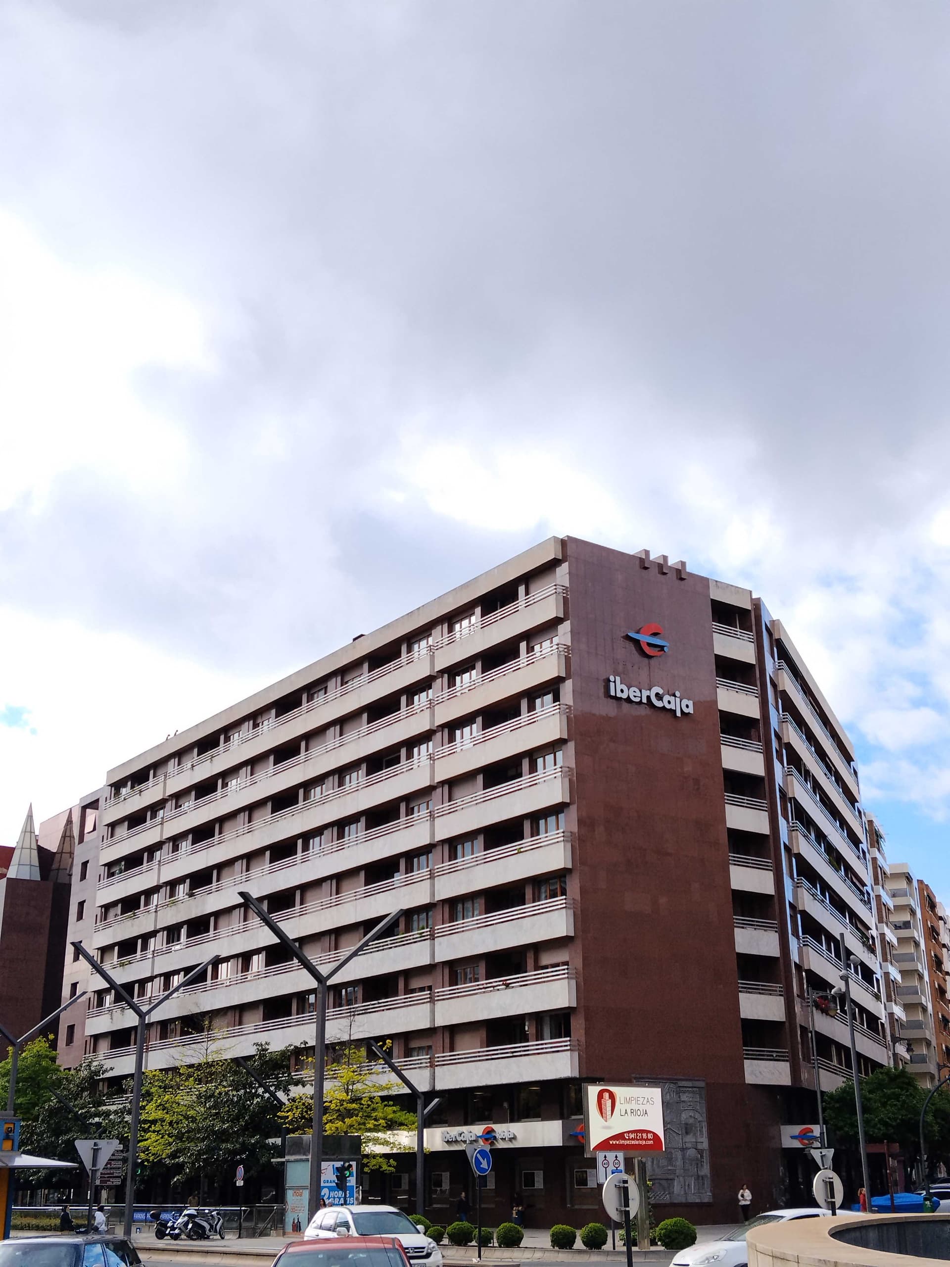 Pleno dominio de una décima parte indivisa de la siguiente finca urbana nº 52.495, del deudor don JESÚS CÉSAR BÓBEDA ALLENDE: NÚMERO CINCUENTA Y DOS.- La vivienda o piso tercero, tipo F), con acceso por el portal señalado con el número 1 de la Calle - Imagen 1