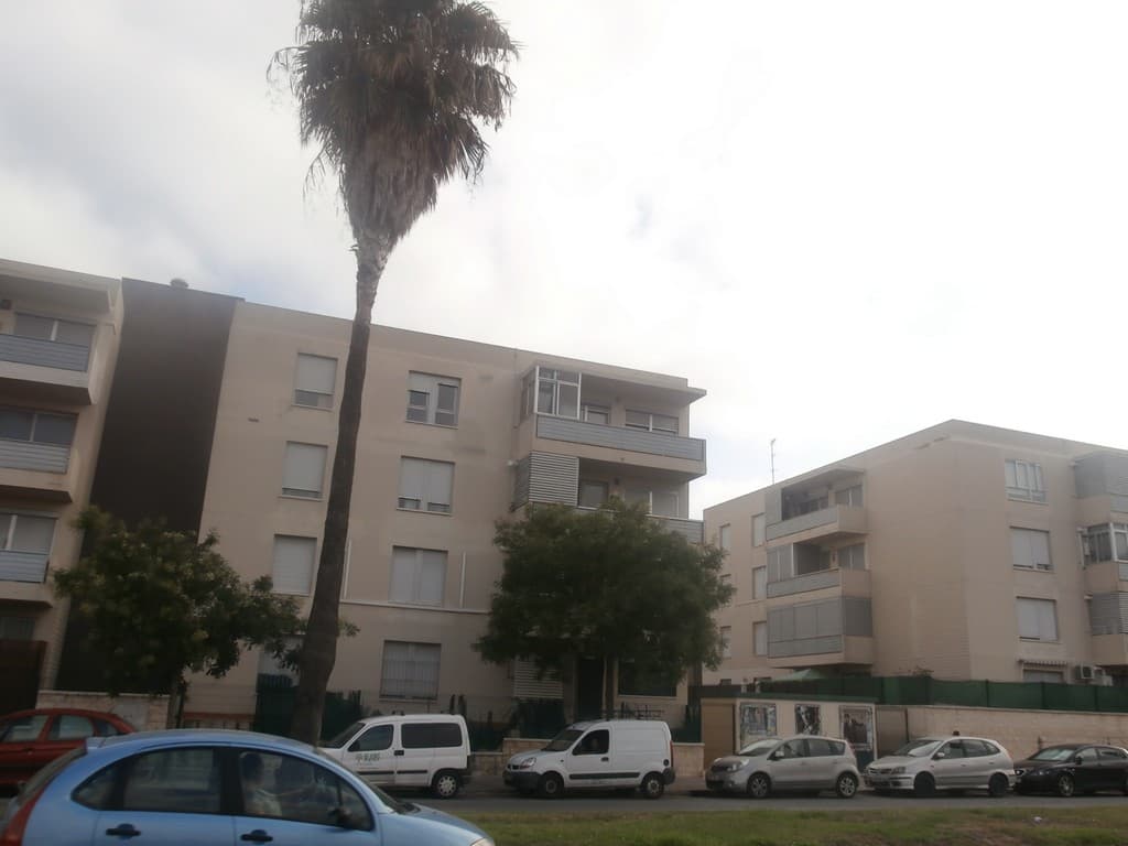 "URBANA.- V.P.O.(SI). NÚMERO CINCUENTA Y CINCO. VIVIENDA PUERTA C EN PLANTA BAJA DEL PORTAL 4 DEL BLOQUE 3 del edificio situado en la parcela número 25 de la Unidad de Actuación del Polígono Sur 2H, hoy Avda. Puertas del Sur nº 29 de Jerez de la Fron - Imagen 1