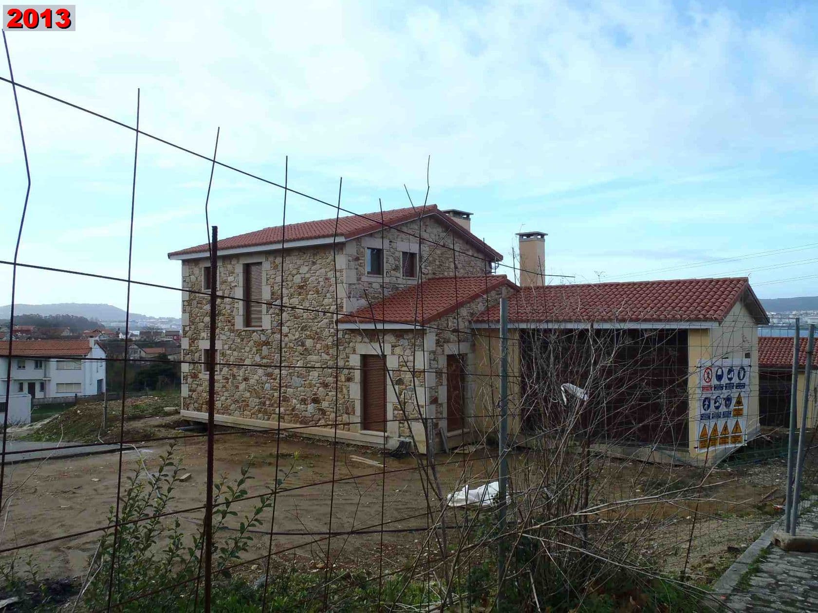 Monte al sitio de Olmo, de cincuenta y una áreas, dieciséis centiáreas, igual a nueve ferrados, treinta y cuatro céntimos, lindando: Norte, carretera de Fene a La Palma, Sur, finca de herederos de Juan Martínez Romero, y en parte terreno que ocupa el - Imagen 1