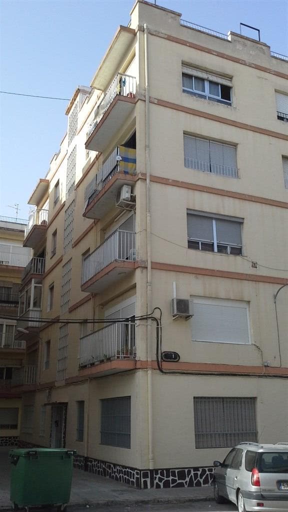 URBANA. NUMERO TREINTA Y NUEVE . - Vivienda tipo A, situada a la parte derecha de la planta cuarta alta de la escalera letra D del número ciento noventa y seis de la Avenida de José Antonio, de esta Ciudad de Villena. Mide una superficie construida d - Imagen 1