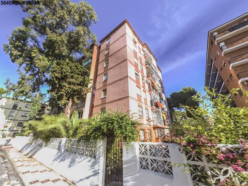 URBANA: NUMERO 24.- Vivienda tipo “A”, sita en la planta sexta en altura, sin baja, del edificio sito en el solar procedente de la denominada Huerta de Cantó, hoy PASAJE PUENTES, de la población de Torremolinos, Málaga.- Responde al tipo A, con una s - Imagen 1