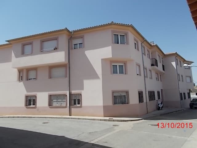URBANA. NÚMERO DIECINUEVE. VIVIENDA LETRA G DE LA PLANTA SEGUNDA del edificio construido en Arcas del Villar, entre las calles San Isidro, Maldonado y Pedro de luna, hoy calle Maldonado número diez. Le corresponden como anejos: el garaje número 8 de - Imagen 1