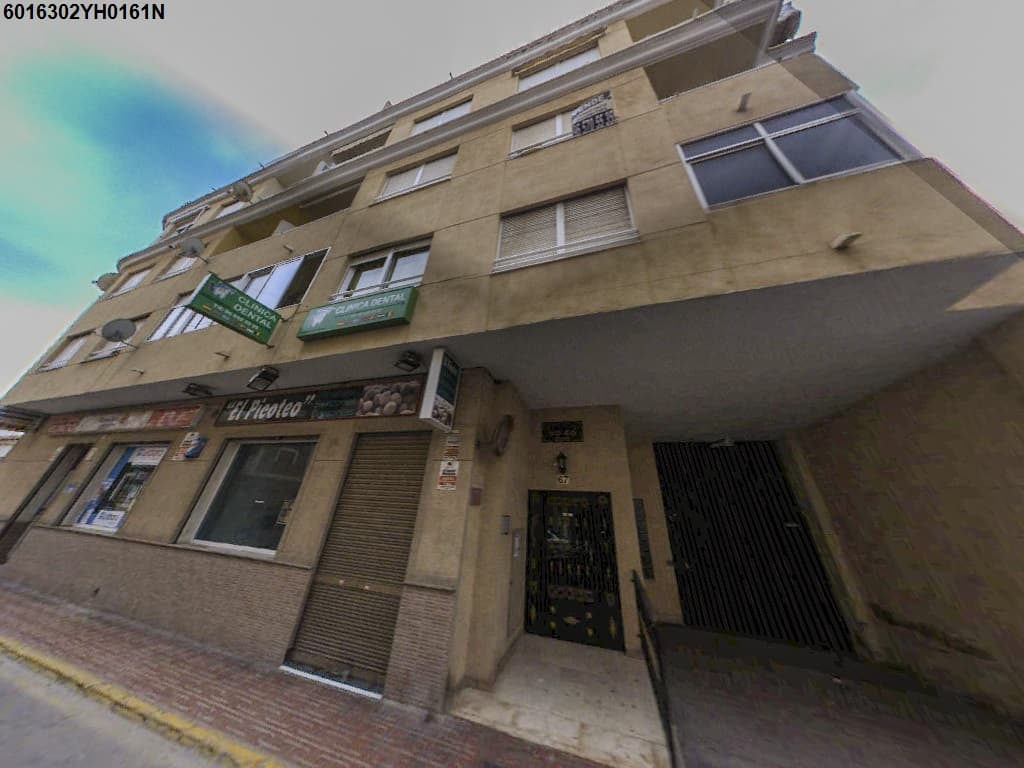 NUMERO ONCE.- Vivienda en planta primera, letra F, es la segunda de derecha a izquierda de la fachada, según se mira desde la calle San Isidro, tiene su entrada independiente por las zonas comunes del edificio, le corresponde una superficie construid - Imagen 1