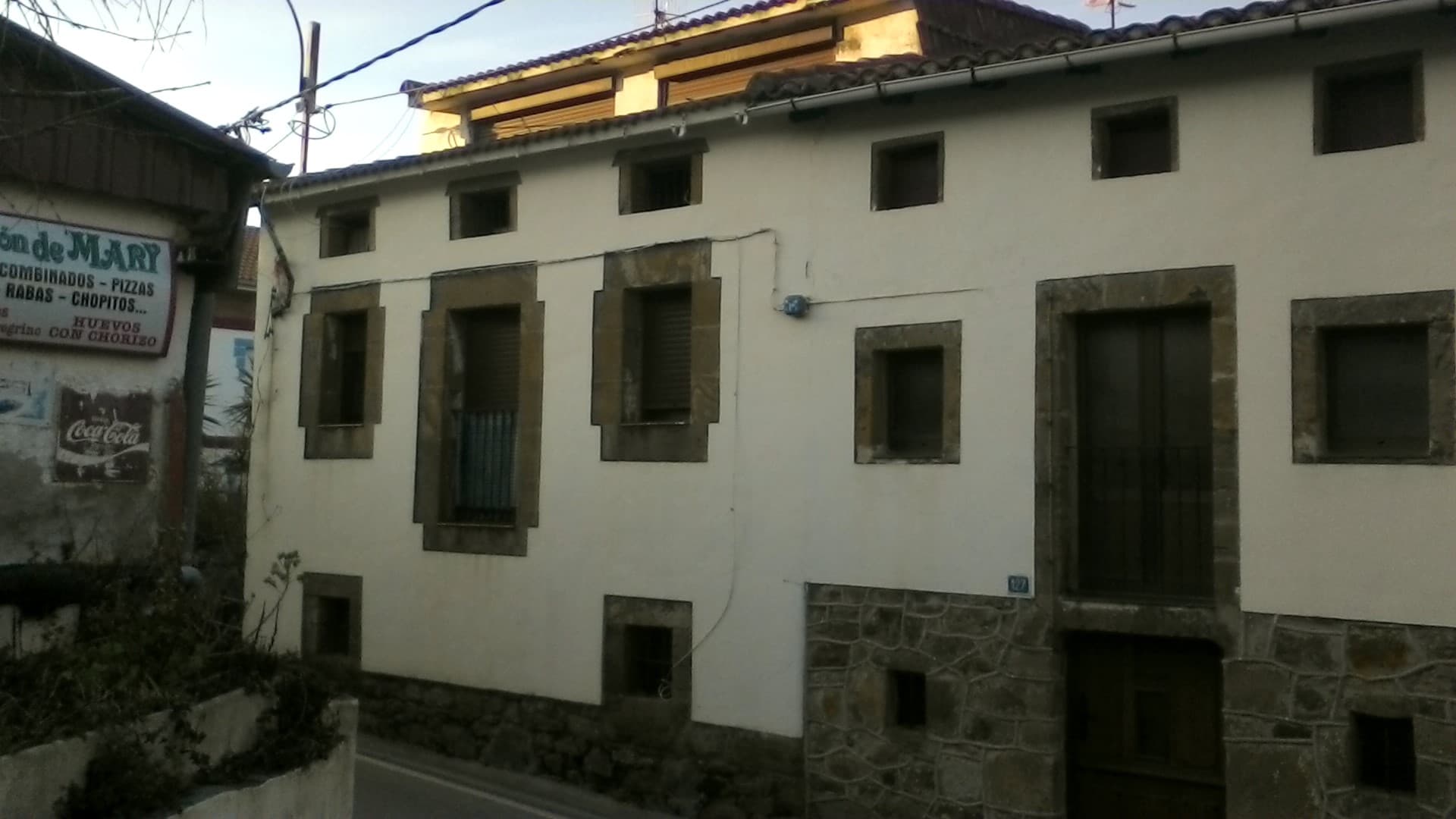 Finca Registral 55.557, inscrita al Tomo 857, Libro 737, Folio 207 del Registro de la Propiedad de Castro Urdiales.La hipoteca que se ejecuta dio lugar a la inscripción 2ª. - Imagen 1
