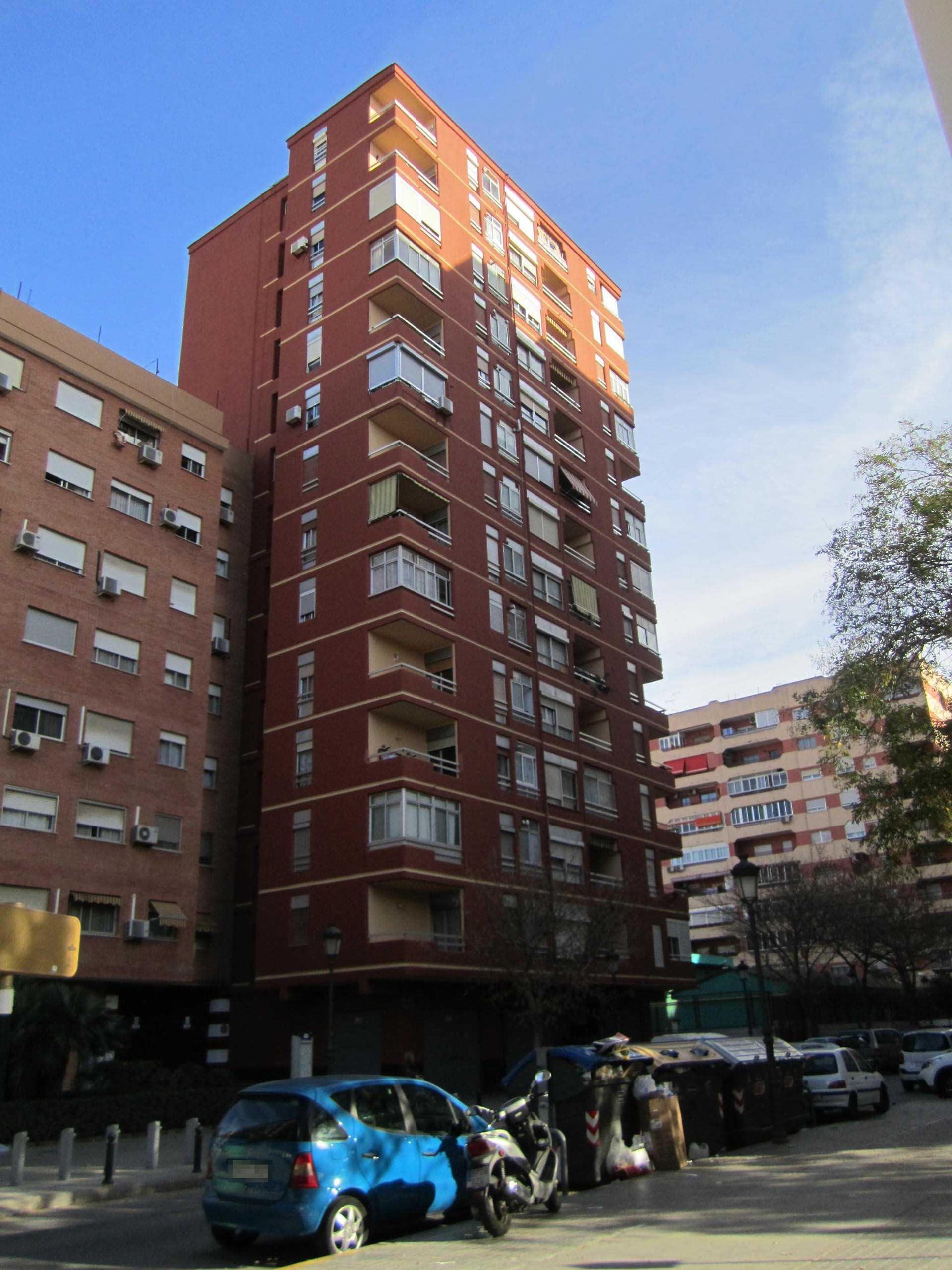 URBANA. - LOCAL NUMERO VEINTIUNO. Piso vivienda de la izquierda mirando a la fachada, en la sexta planta alta, PUERTA DIECIOCHO, anteriormente diecisiete, de la escalera del edificio en Valencia, calle de Reig Genovés 27. Tipo B - Imagen 1