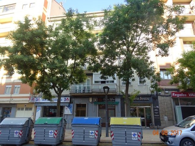 URBANA: FINCA NÚMERO CUATRO de la división horizontal. Vivienda de la planta primera, a la derecha entrando, de la casa en esta ciudad de Segovia, en la Avenida del Obispo Quesada, número seis