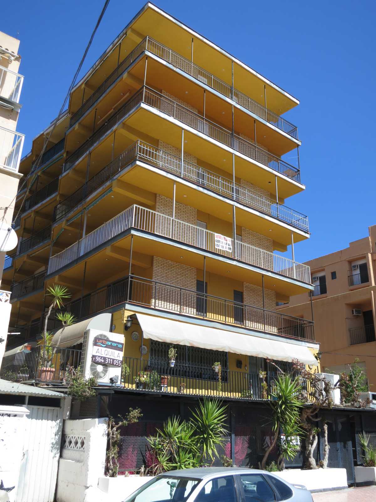 URBANA: NUMERO DIECISIETE. Vivienda situada en la planta quinta en alto al centro mirando la fachada del edificio en término de Oropesa del Mar, partida o paraje Montañeta de San José en el camino del Faro, sin número, denominado Apartamentos Capri", - Imagen 1