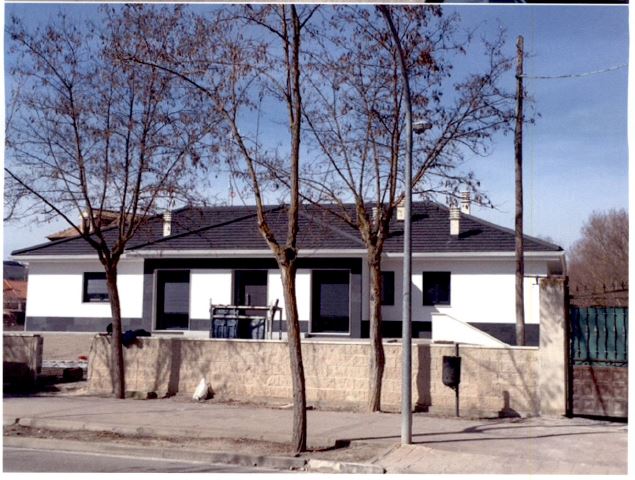 Solar con Vivienda Unifamiliar, sito en C/ Afueras de D. Juan Manuel nº 18, 47300 Peñafiel (Valladolid). Finca nº nueve, SOLAR resultante de la reparcelación de la Unidad de Actuación nº 7 del plan general de ordenación urbana de Peñafiel, en el casc - Imagen 1