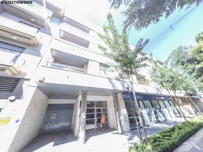 URBANA.- CUARENTA Y OCHO.- VIVIENDA LETRA D, sita en la PLANTA BAJO CUBIERTA, del edificio, en esta Ciudad de Valdepeñas, calle Tomás de Antequera, números dos, cuatro y seis.- Tiene acceso independiente desde la calle de su situación, a través del p - Imagen 1