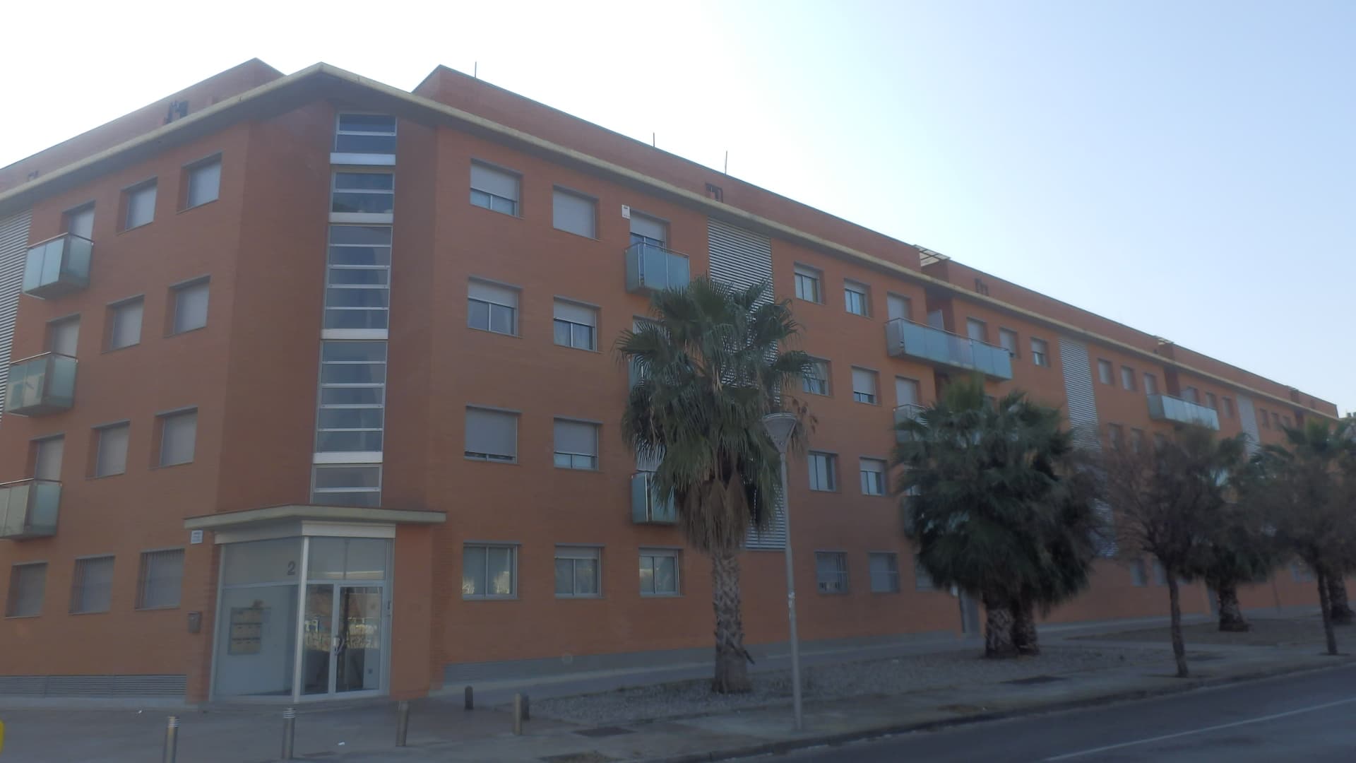 URBANA: DEPARTAMENTO NÚMERO DOSCIENTOS OCHENTA Y OCHO.- VIVIENDA PISO BAJOS, PUERTA PRIMERA, ESCALERA H.Forma parte integrante del edificio sito en Cubelles, con frente a la calle C, sin número, calle Vianants, número cinco, y Paseo Marítimo, sin núm - Imagen 1