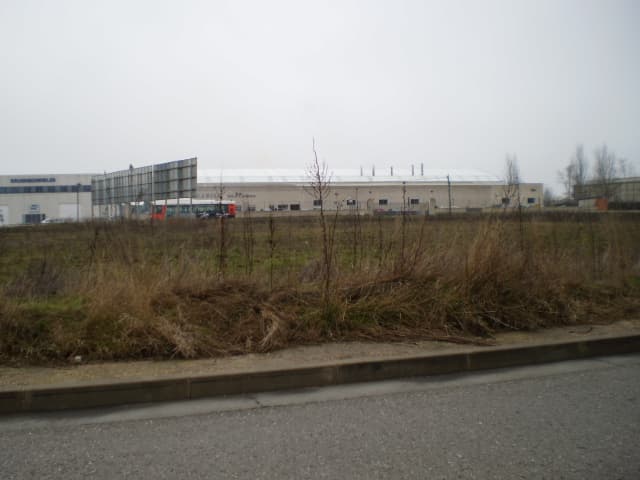 Finca urbana sita en término municipal de VILLARIEZO, BURGOS, en un conjunto inmobiliario sito entre las calles ERA ALTA, CAMINO LAS CARCAVAS y CARRETERA LA BODEGA, vivienda señalada con el número doce en la CALLE ERA ALTA. - Imagen 1