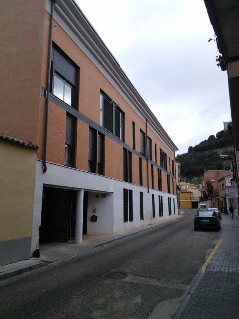URBANA.- Número NOVENTA, Vivienda en dúplex 14-B, con entrada por el portal número DOS del edificio a calle La Pintada, situada en la planta segunda, por la que tiene su acceso, que se complementa con la planta bajo cubierta situada encima de la mism - Imagen 1