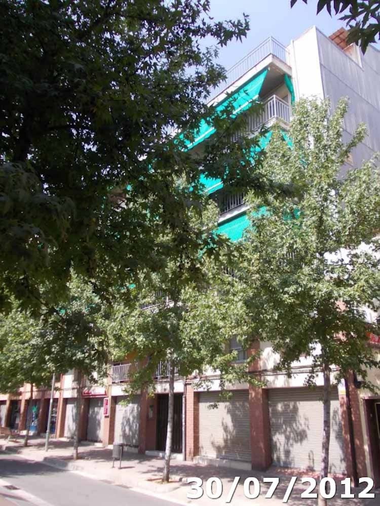 URBANA. ENTIDAD NÚMERO VEINTICUATRO. VIVIENDA situada en el piso segundo, puerta segunda, escalera "B", del edificio sito en Barberà del Vallès, con frente a la calle Jabonería, números ciento veintiuno y ciento veintitrés, hoy número treinta y cuatr - Imagen 1