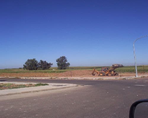 URBANA: sita en el término municipal de Zafra (Badajoz), identificada como parcela 274 en el Parcelario del Plan Parcial “Actuación Industrial Los Caños Ampliación”. Finca nº 18.541 del Registro de la Propiedad de Zafra.