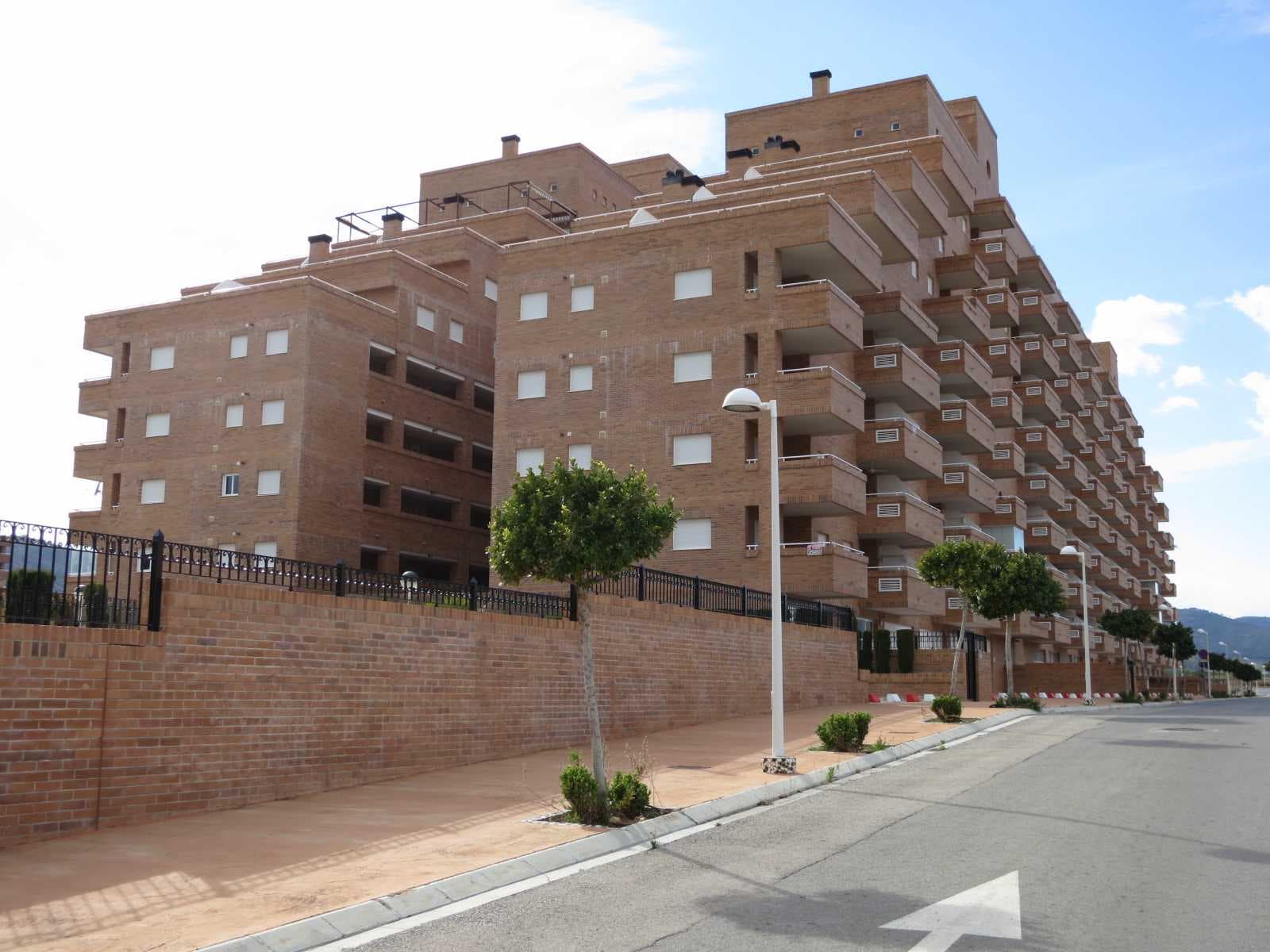 dentificación de la finca: “VIVIENDA SITA EN AVENIDA CENTRAL, NÚMERO 34, DEL EDIFICIO TORREMAR, (C.P. 12.594) OROPESA DEL MAR.- Vivienda del tipo 6, en planta quinta en alto, decimonovena a contar desde la izquierda mirando a la fachada Norte, con ac - Imagen 1