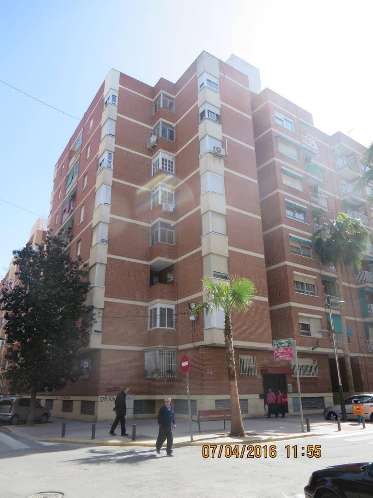 URBANA: VEINTICINCO. - VIVIENDA en sexta planta alta, distribuida para habitar, puerta veinticuatro, tipo O, que forma parte del Edificio situado en Torrent, calle de San Valeriano número doce. puerta 24. Con Calificación Definitiva de Vivienda de Pr - Imagen 1