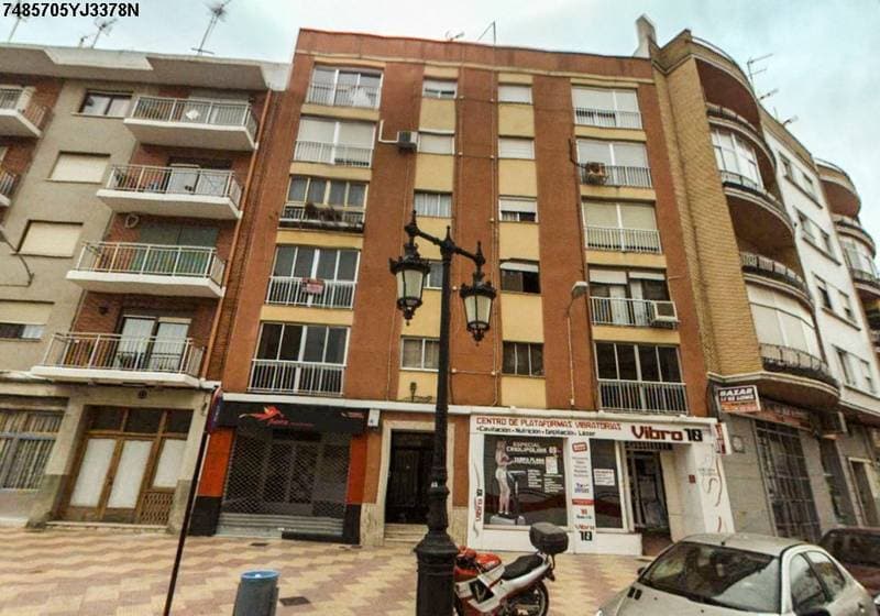Planta alta tercera, destinada a vivienda, del edificio radicado en Cullera, calle Marina 38 (con Nº de polícia 28). Puerta de entrada señalada como séptima. Mide 91 metros, setenta y cuatro decímetros cuadros. Consta de vestíbulo, comedor, concina, - Imagen 1
