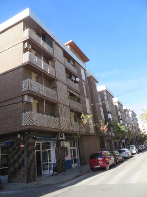 Vivienda tipo A, puerta número tres, recayente en primera planta alta, a la parte izquierda de la fachada de la calle Maestro Serrano mirando desde esta calle; con acceso por el portal número cuatro de la calle Goya. Forma parte de edificio situado e - Imagen 1