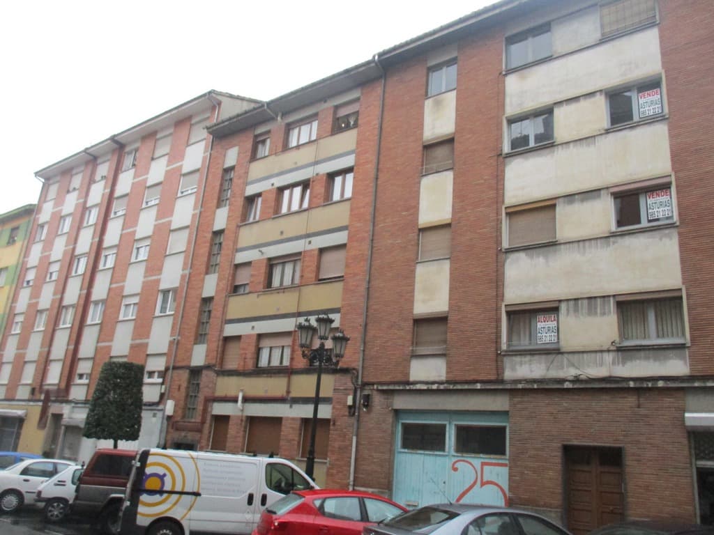 VIVIENDA EN LA CALLE MAXIMILIANO ARBOLEYA DE OVIEDO - Imagen 1