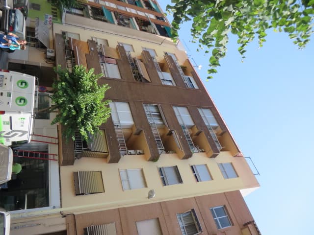 URBANA: Vivienda en la segunda planta alta, señalada su puerta en la escalera con el número seis, tipo B. Ocupa una superficie construida de CIENTO DOCE METROS Y VEINTITRÉS DECÍMETROS cuadrados. - Imagen 1