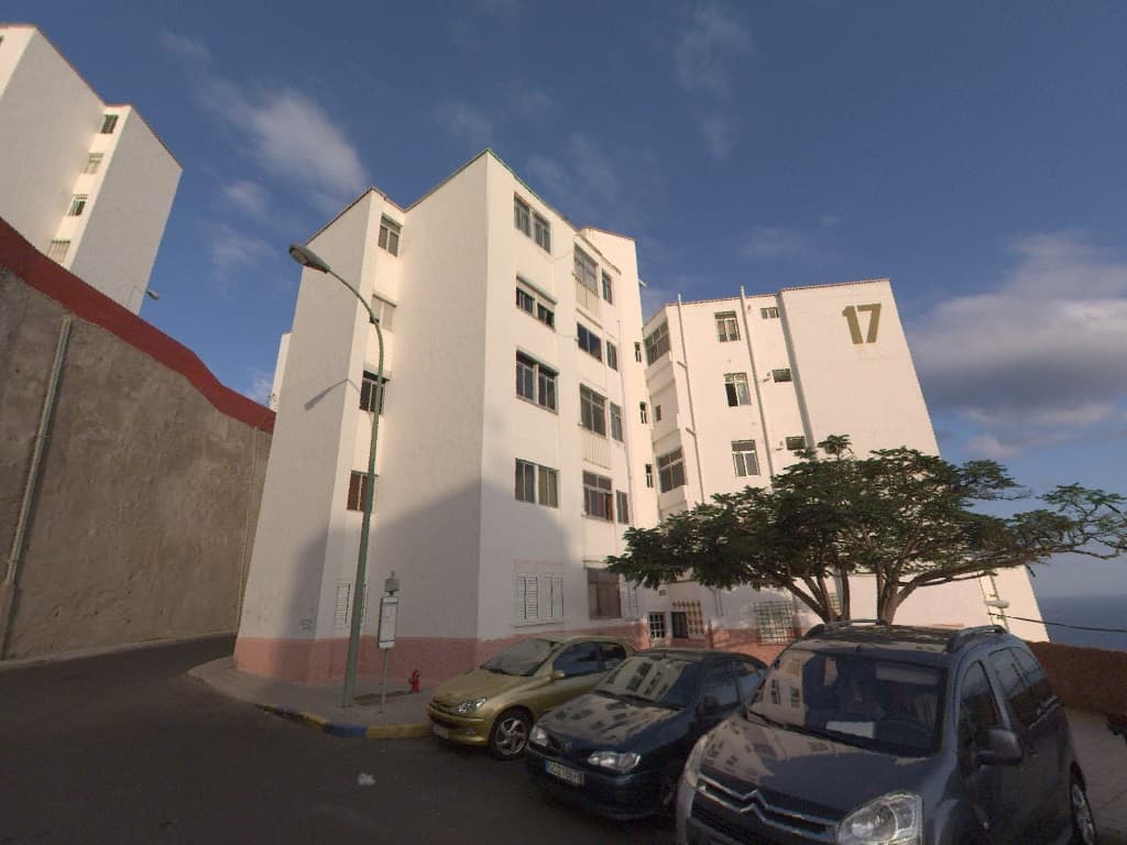 URBANA: QUINCE.- PISO VIVIENDA NUMERO TRES, TIPO A, de Protección Oficial, Grupo II, situado en la planta quinta, del bloque número dieciocho, de la Urbanización El Lasso, en Las Laderas de los Altos de San Cristóbal, carretera de acceso al Mirador d - Imagen 1