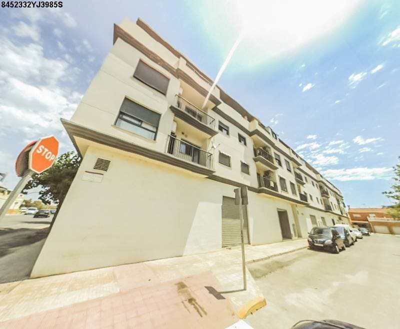 Vivienda en primera planta alta, puerta uno con acceso por el portal número diecisiete de la Plaza Vora Riu, del edificio sito en Puerto de Sagunto, con fachada principal a la Plaza Vora Riu número 17 y 19, y lateral a la calle Sierra de Javalambre, - Imagen 1