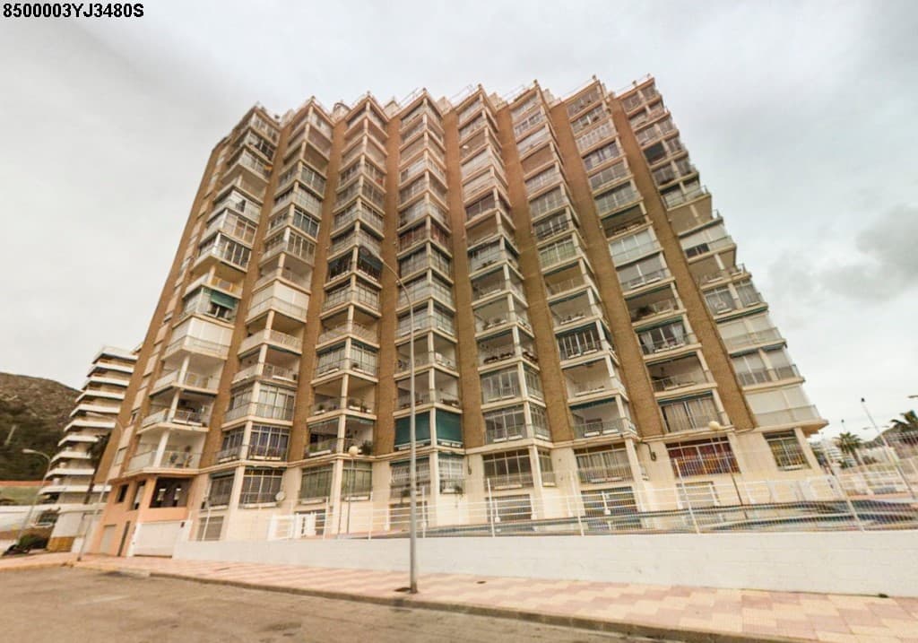 FINCA REGISTRAL Nº 27353. DESCRIPCION: APARTAMENTO SITO EN LA SEXTA PLANTA ALTA DEL EDIFICIO SANTA MARTA , BLOQUE 3 ,RADICADO EN CULLERA,PLAYA DEL RACO , HOY RECAYENTE A LA AVINGUDA DE CASTELLO, NUMERO DIECISIETE.