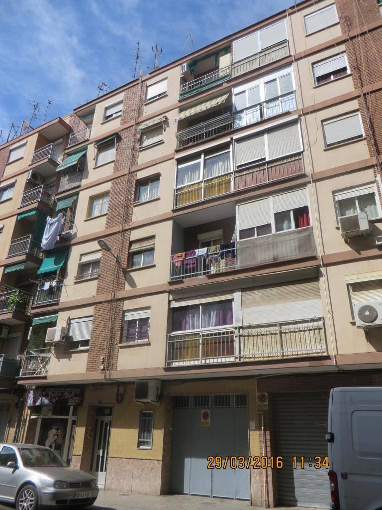 Finca Registral nº 21.097 de Torrent, inscrita en el Registro de la Propiedad nº 3 de Torrent. "URBANA: UNO .- Vivienda tipo B, pierta primera sita en el piso primero, del edificio en Torrent, con fachada recayente a la calle Nicolás Andreu número ve - Imagen 1