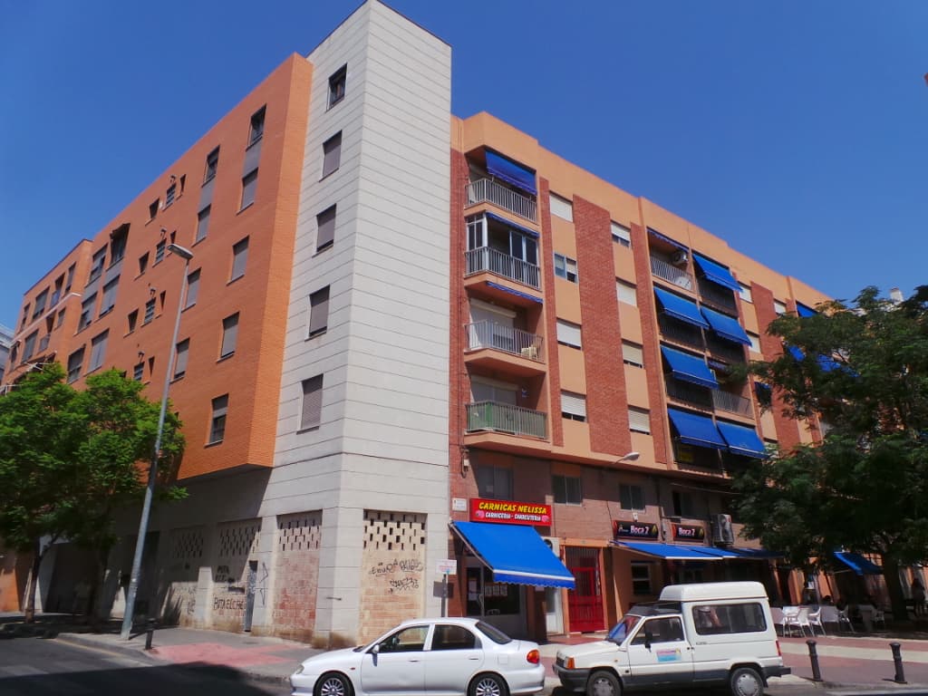 100,00% de Propiedad plena de URBANA.- Número Uno.- Sótano de libre destino sito en esta población, en la Partida de Los Angeles, en su calle Peatonal sin número, hoy, Ollería número uno, con una superficie construida de seiscientos treinta y seis me - Imagen 1