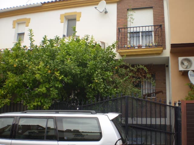 URBANA: SOLAR EDIFICABLE, que es la PARCELA 38, en término de Vegas del Genil, en Belicena, ubicado en la MANZANA C de la UE-3, correspondiente a las Normas Subsidiarias Municipales, de forma irregular. - Imagen 1