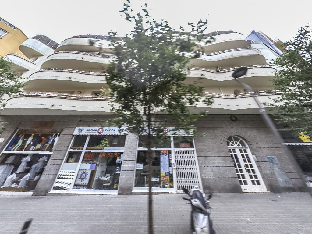 Registro de la Propiedad 6 de Barcelona. URBANA. Entidad ocho del edificio sito en Barcelona, calle Alfonso XII números trece y quince y calle Porvenir dos. Piso tercero puerta primera de la escalera A -calle Porvenir 2. Vivienda. EXTENSION: Noventa - Imagen 1