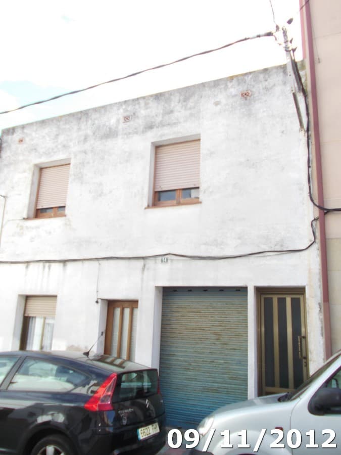 Casa con planta baja y primer piso destinados a una vivienda familiar por planta en Palafolls. calle Montagut, núm. 14 - Imagen 1
