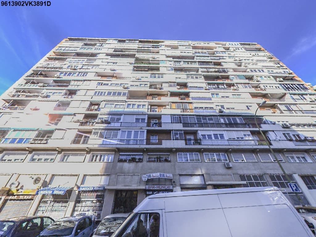Local de negocio en planta baja con sótano anejo en la de sótanos, comunicados interiormente, denominados Tienda 2 y Sótano 2, de la casa en Madrid, BARRIO DE EL PILAR, CALLE DEL PUERTO DE MASPALOMAS NÚMERO VEINTICUATRO, PL BAJA, LOCAL 2, CP 28029-MA - Imagen 1