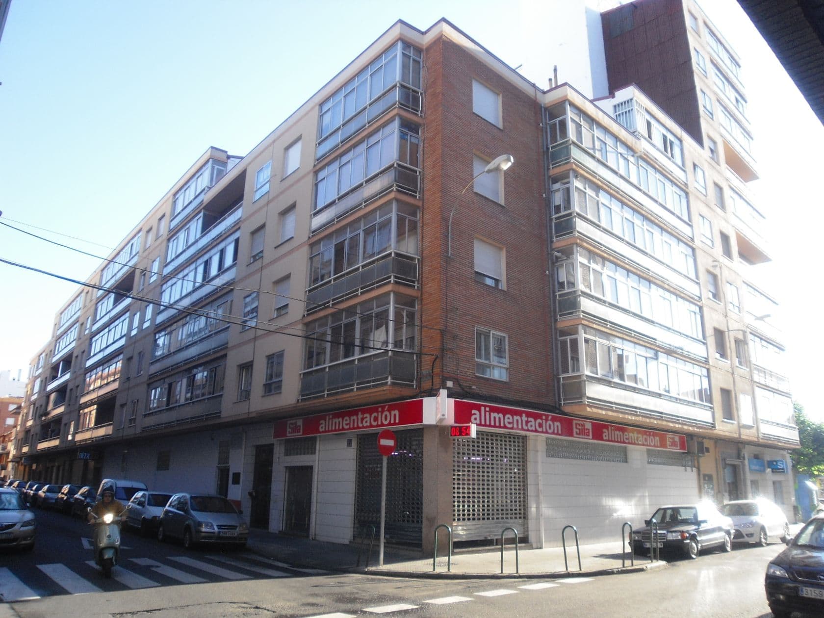 Descripción: URBANA: FINCA TREINTA Y CINCO.- Piso "noveno C" destinado a vivienda sito en la novena planta alta del edificio en León en la Gran o Nueva Avenida, con entrada por el portal segundo, hoy avenida Reino de León, número diecisiete. Tiene un - Imagen 1