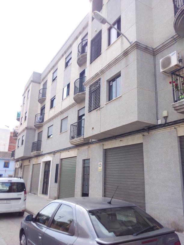 FINCA URBANA. NUEVE. En Pobla de Farnals (Valencia). Local en planta baja, número OCHO, destinado a fines comerciales industriales, situado a la derecha de la fachada que recae a la calle de Jacinto Benavente. - Imagen 1