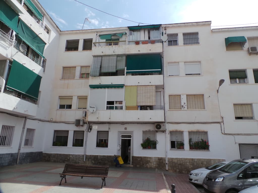 PLAZA DOCTOR ANTONIO BAYONA, 5, ESC.1, 3-D, BENIDORM, FINCA 22518, TOMO 1135, LIBRO 282 FOLIO 63, del Registro de la Propiedad nº3 de Benidorm. REF.CATASTRAL Nº9806611YH4790N0007WB. IDUFIR Nº03044000162310.