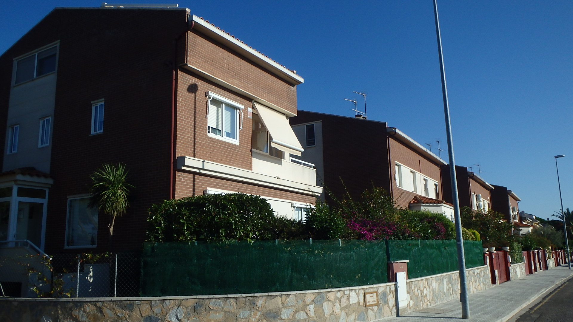 Vivienda sita en CL GERMA VALLMITJANA 12(C) Es:1 Pl:00 Pt:19 43850 CAMBRILS (TARRAGONA)