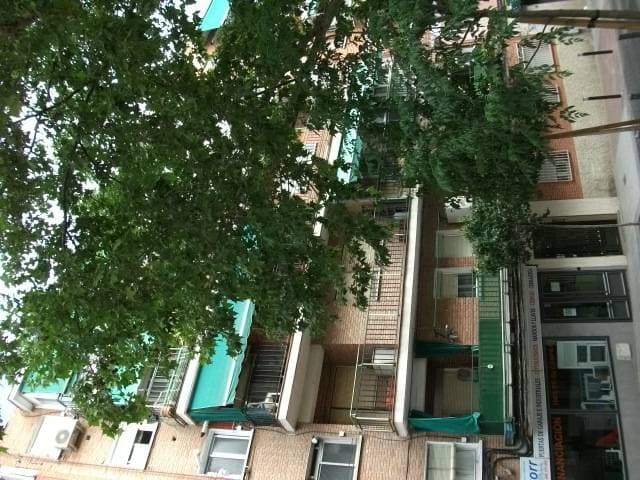 URBANA: VIVIENDA numero UNO-DOS, identificada con la letra B, integrante de la casa numero nueve, once y trece de la AVENIDA DE LOS CARABANCHELES, en término municipal de Alcorcon, Madrid. Se halla situado en la PLANTA BAJA y enclavado en el Portal n - Imagen 1