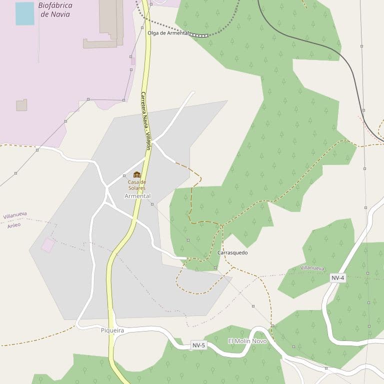 Urbana: Parcela de la nombrada Huerta de Luís Fernández Castrillón, en términos de Armental, concejo de Navia, de cabida doscientos cincuenta metros cuadrados. Linda Norte y Este, resto de la finca matriz de donde se segregaron las parcelas objeto de - Imagen 1