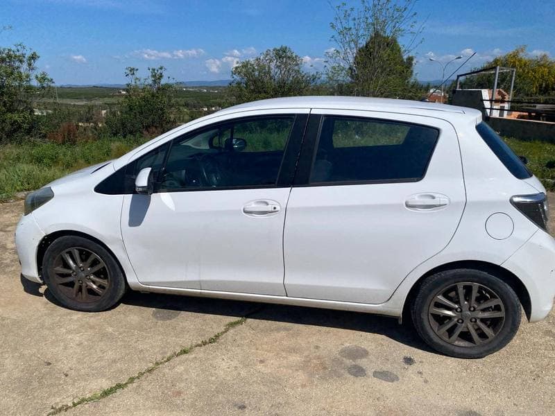 TURISMO NACIONAL/IMPORTACION TOYOTA YARIS - Imagen 1