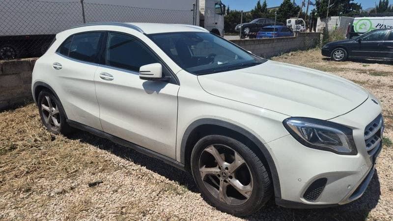 TURISMO NACIONAL/IMPORTACION MERCEDES-BENZ GLA 200 D - Imagen 1