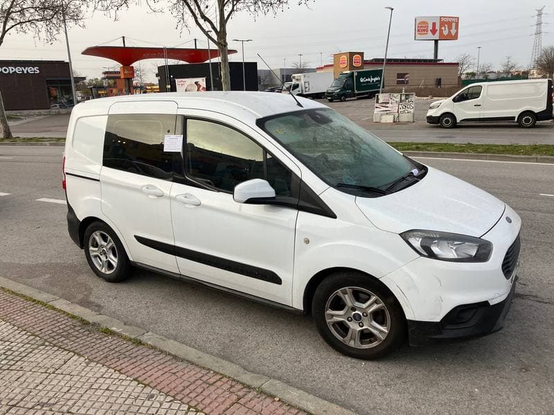 VEHICULO MIXTO ADAPTABLE FORD TRANSIT COURIER - Imagen 1